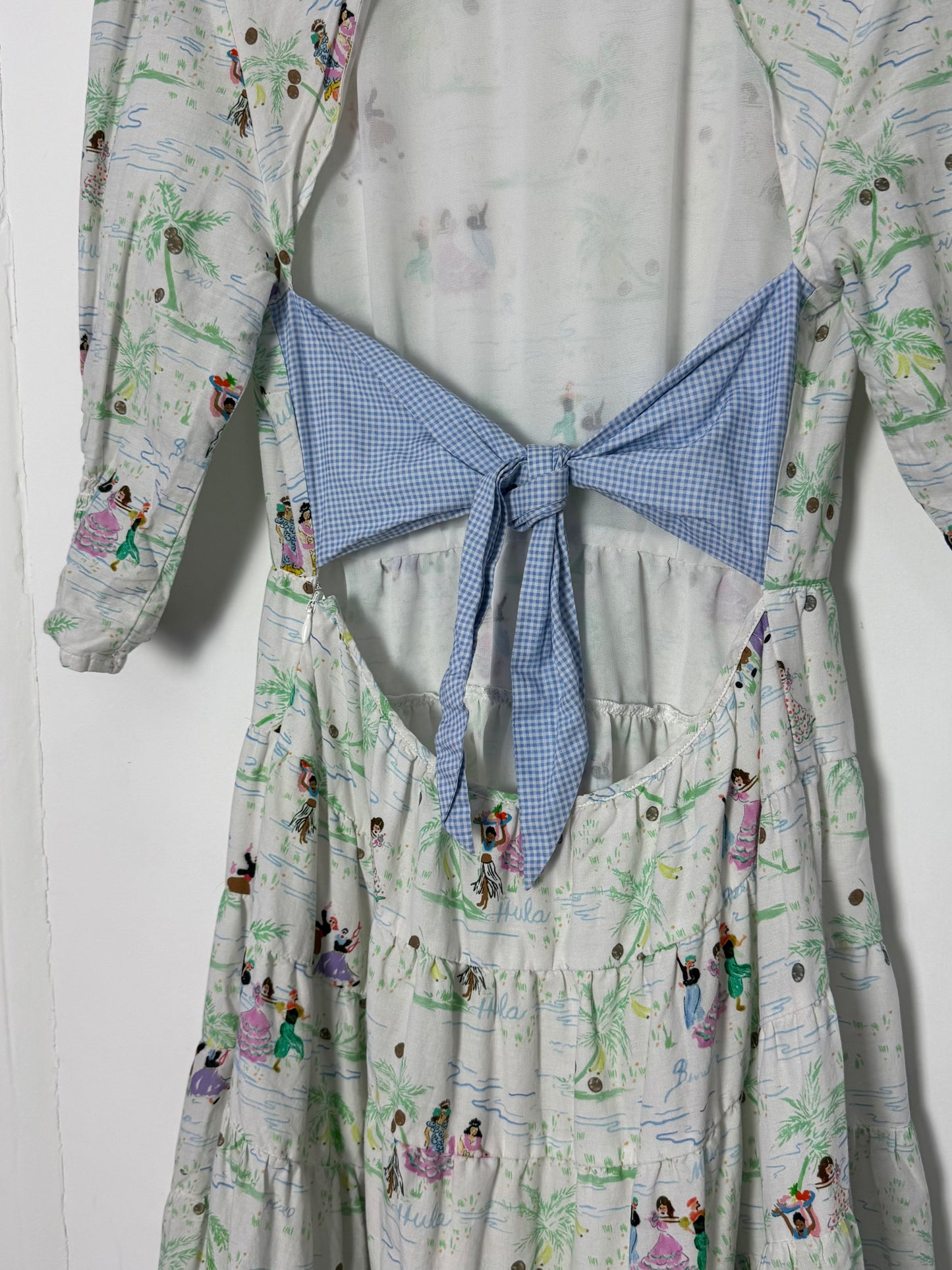 Rixo Maxi Dress with Artistic Pattern and a Beautiful Detail in the Back