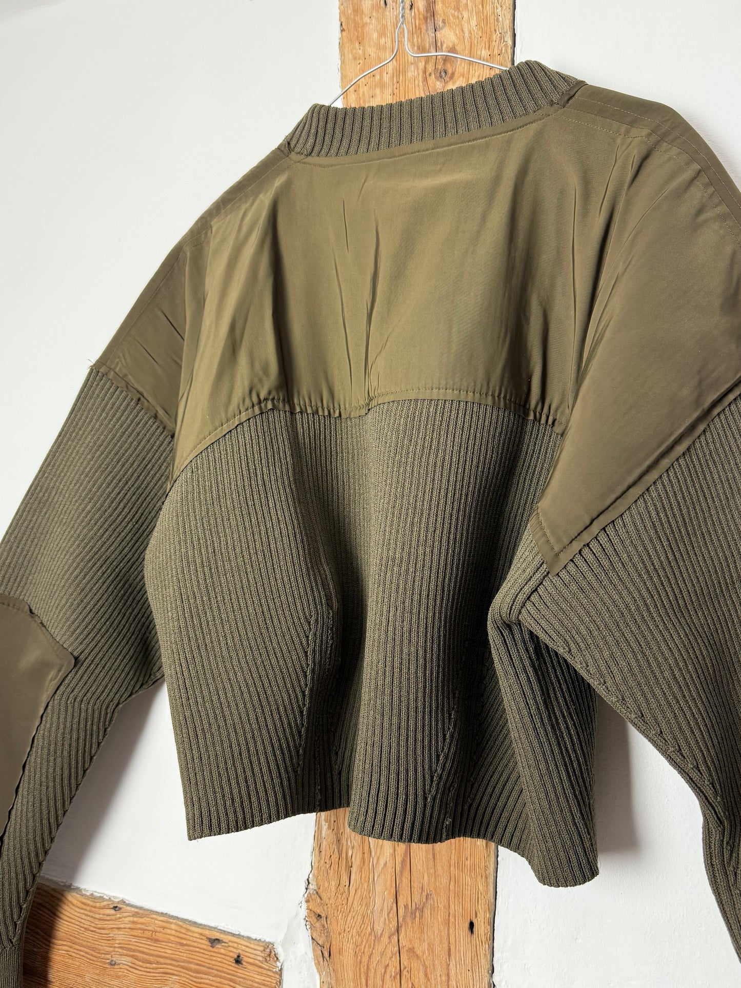 Bumber Sweater in Thick Material