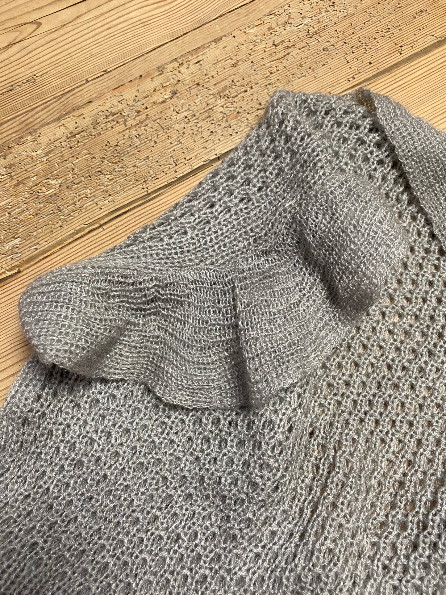 Vintage Sweater in Beautiful Grey With Ruffles