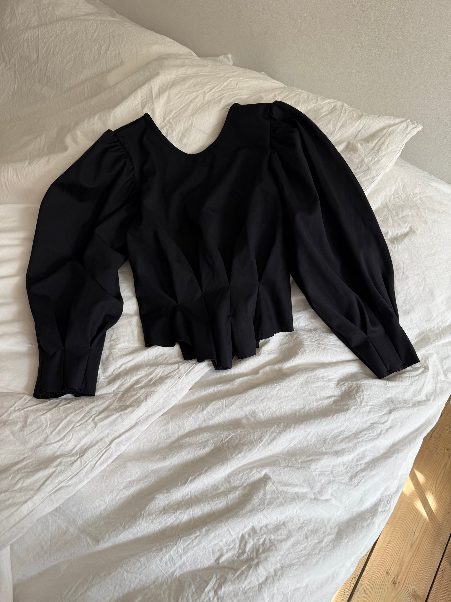 Maygel Coronel Black Top with Open Back