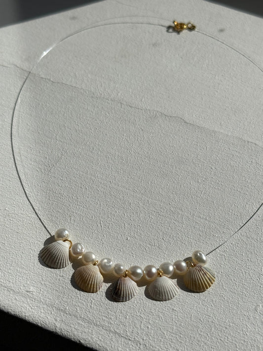 Leloh Lab. ‘BORNHOLM’ Handcrafted Floating Seahells Necklace