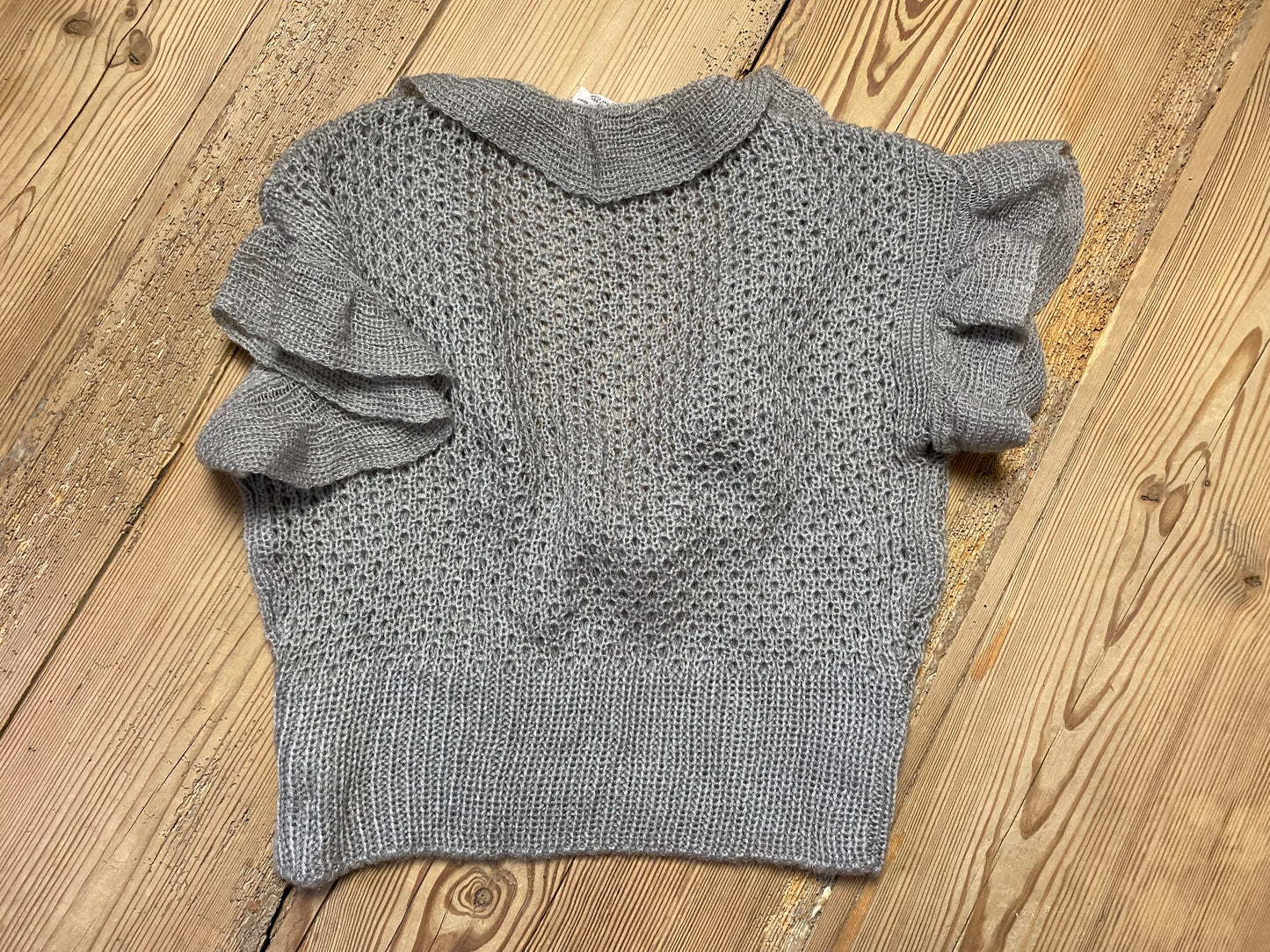 Vintage Sweater in Beautiful Grey With Ruffles
