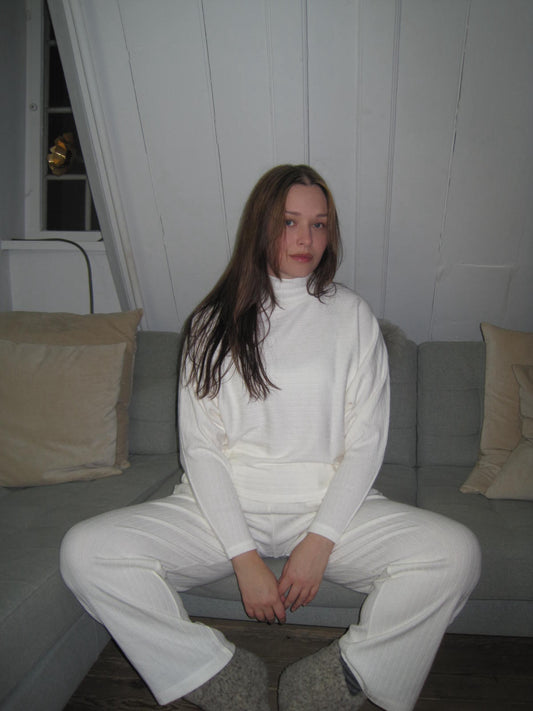 Relaxed Ribbed Donna Karan Set with Trousers and Sweater