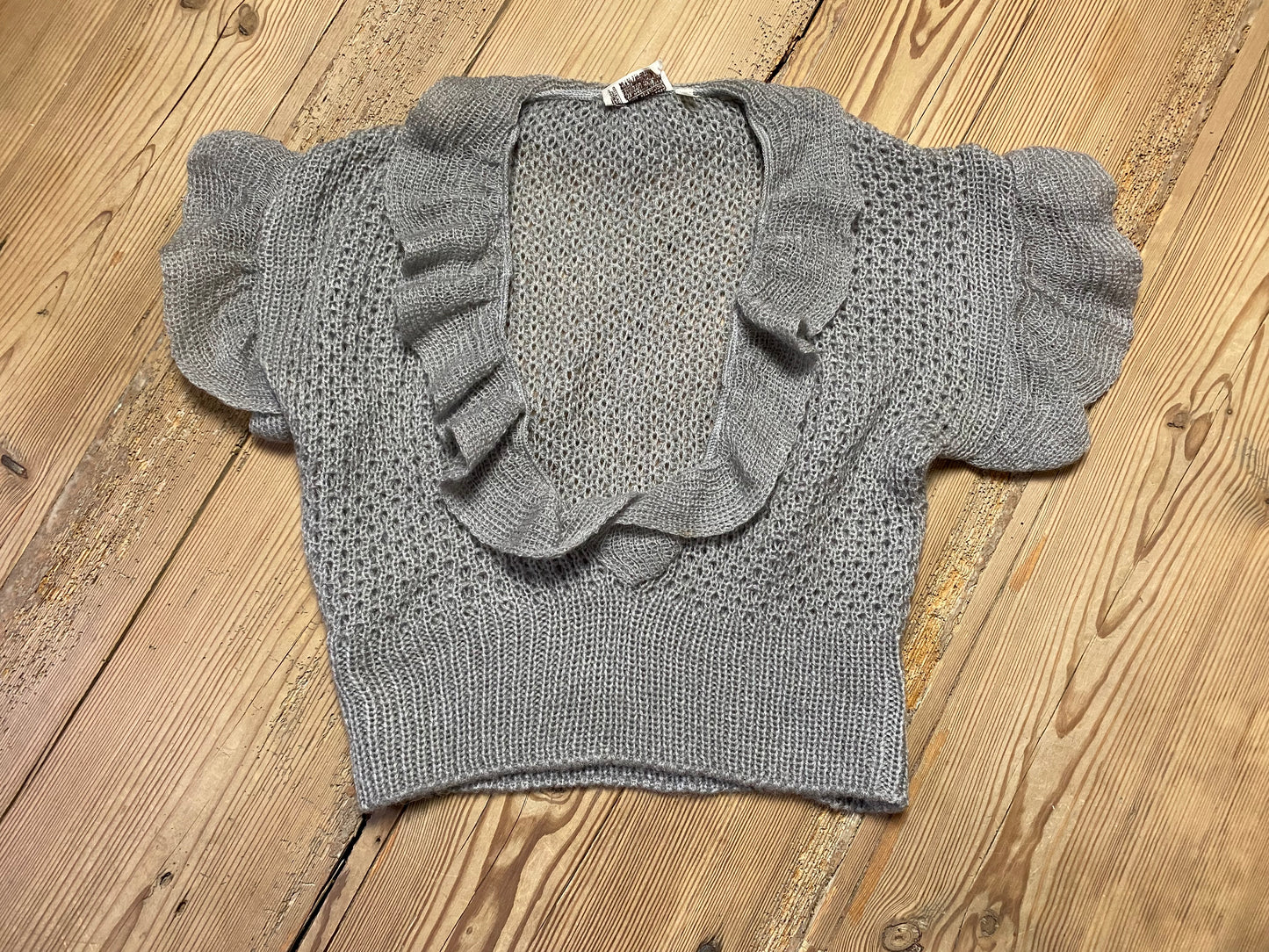 Vintage Sweater in Beautiful Grey With Ruffles