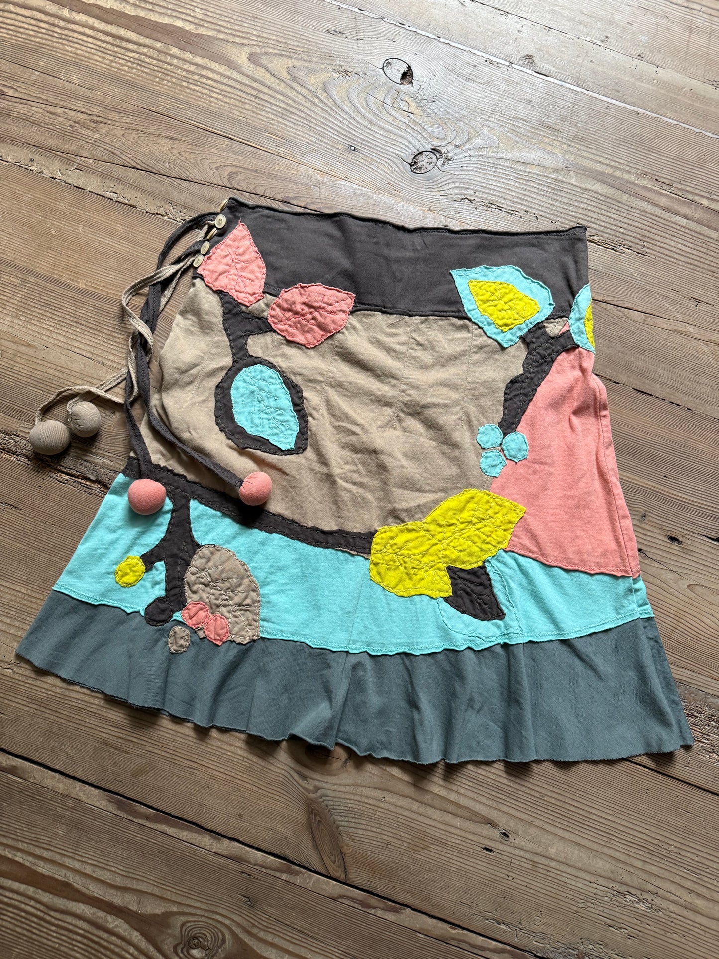 Vintage Skirt in Bright Colors with Butterfly Attachment