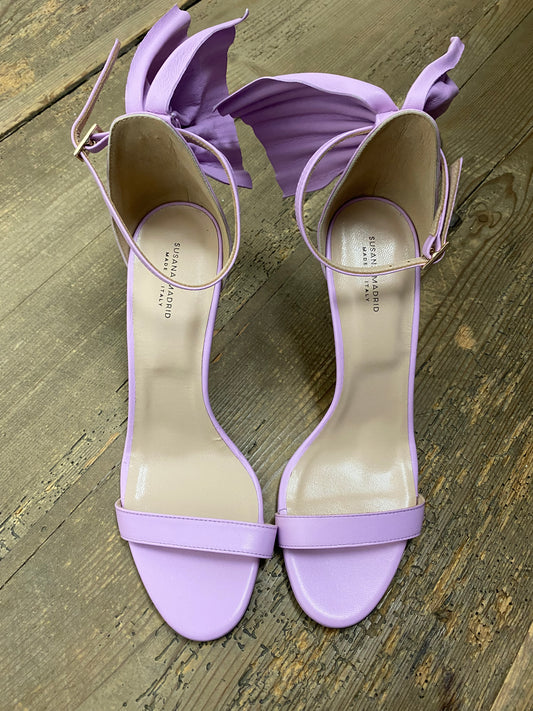 Susana Madrid Heels With Wing Details
