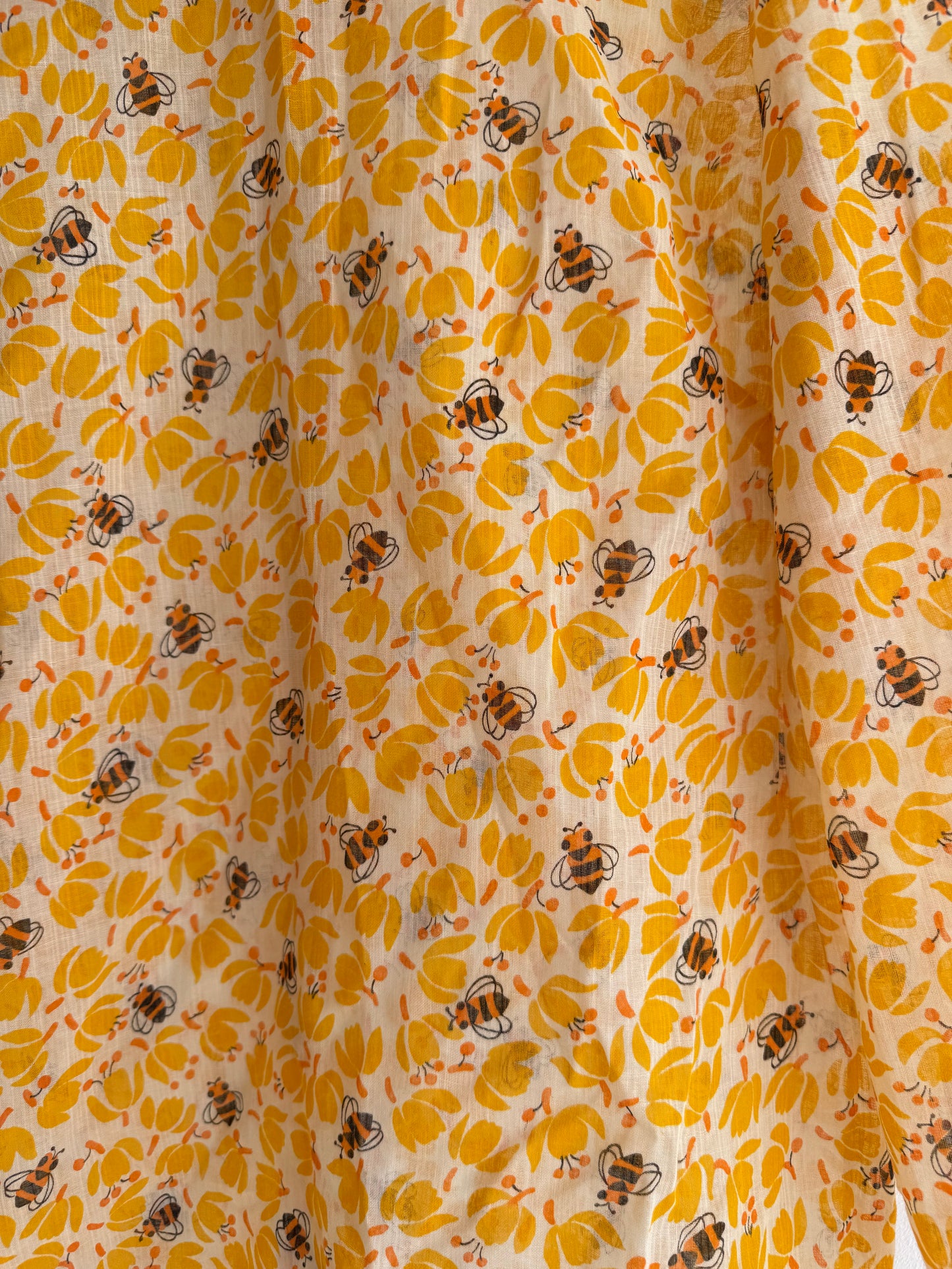 Vintage Bee Shirt with Ruffled Collar