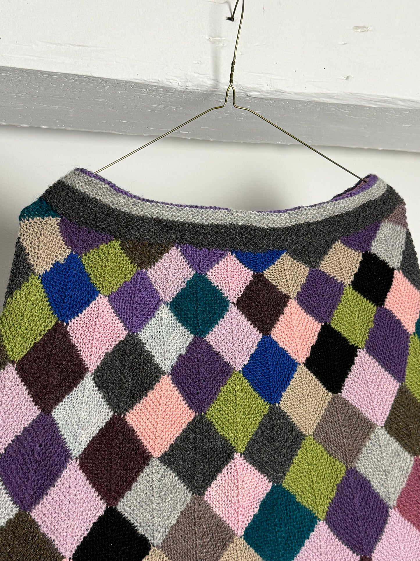 Multicolor Diamond Pattern Hand Knitted Skirt with Scalloped Hem and Textured Finish