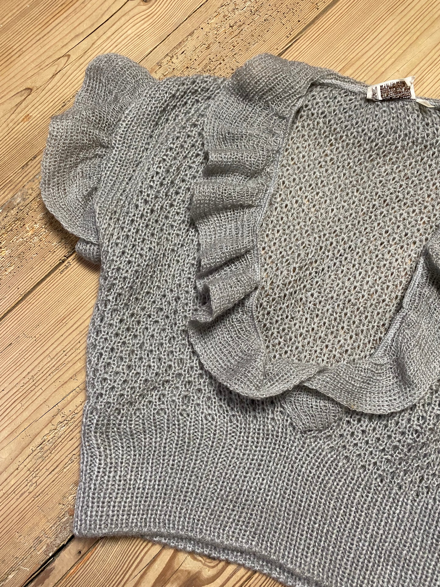 Vintage Sweater in Beautiful Grey With Ruffles