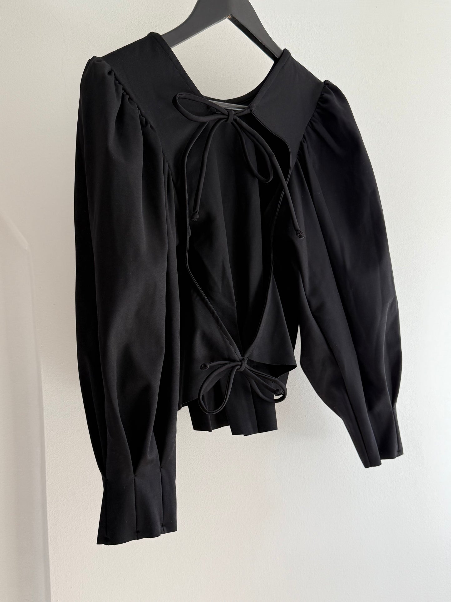 Maygel Coronel Black Top with Open Back