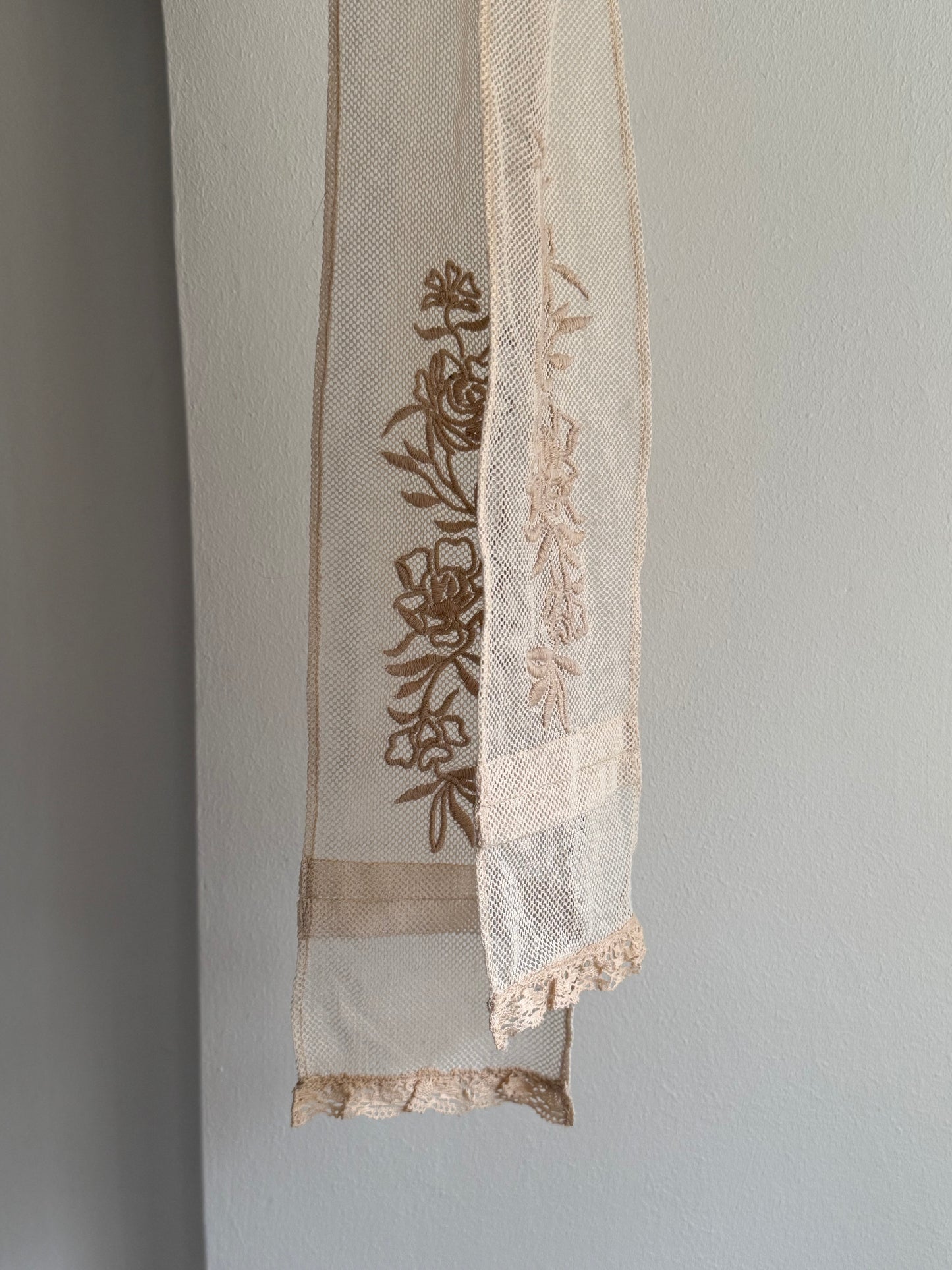 St. Roche Lace Scarf with Flowers