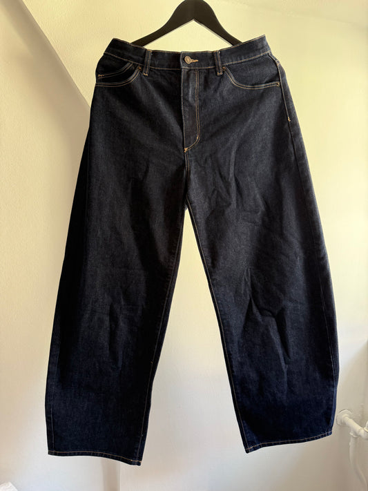 Rolla’s Barrel Curved Leg Denim Jeans