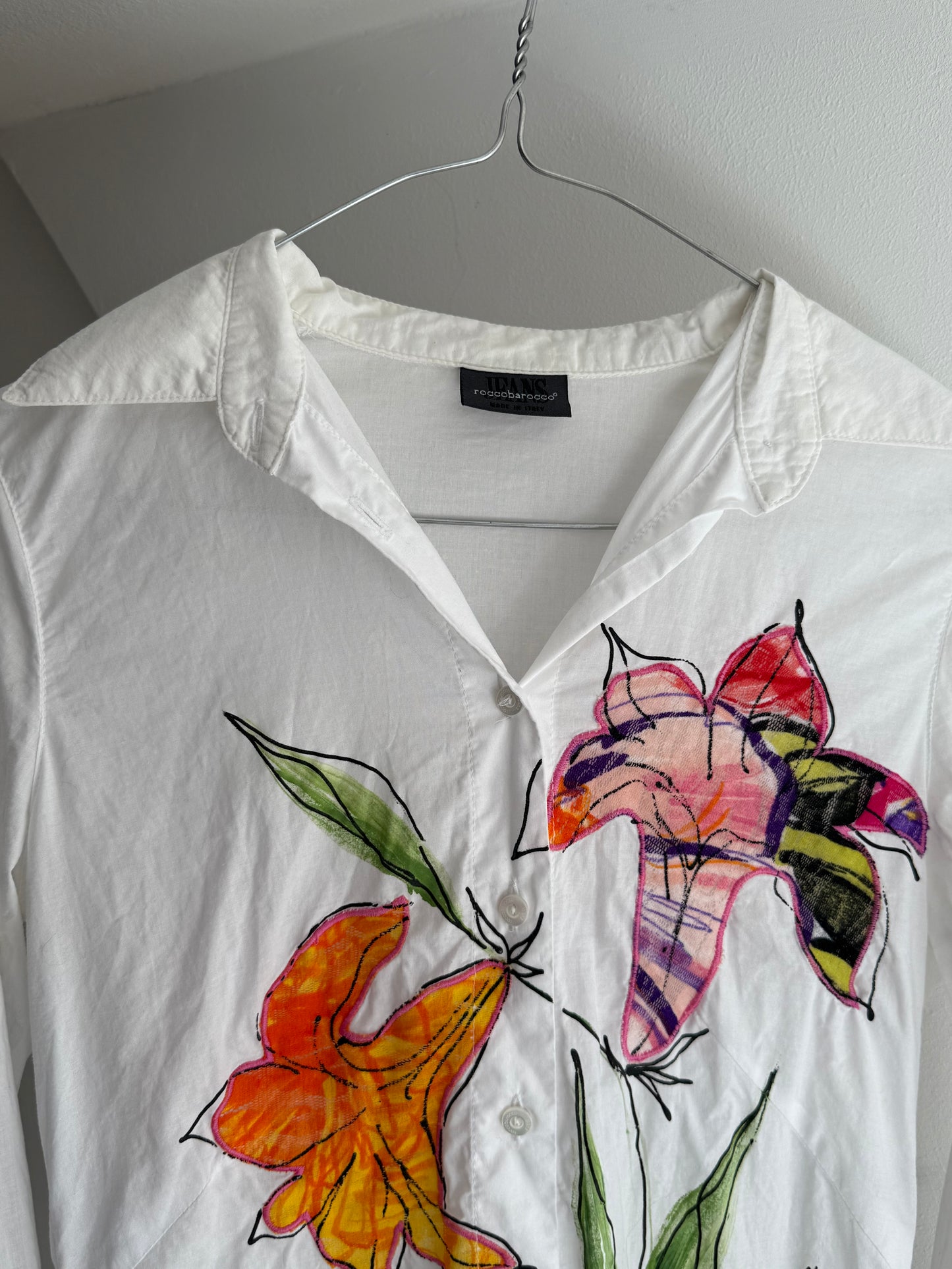 Vintage Roccobarocco White Floral Appliqué Shirt With Painted Lily Motif