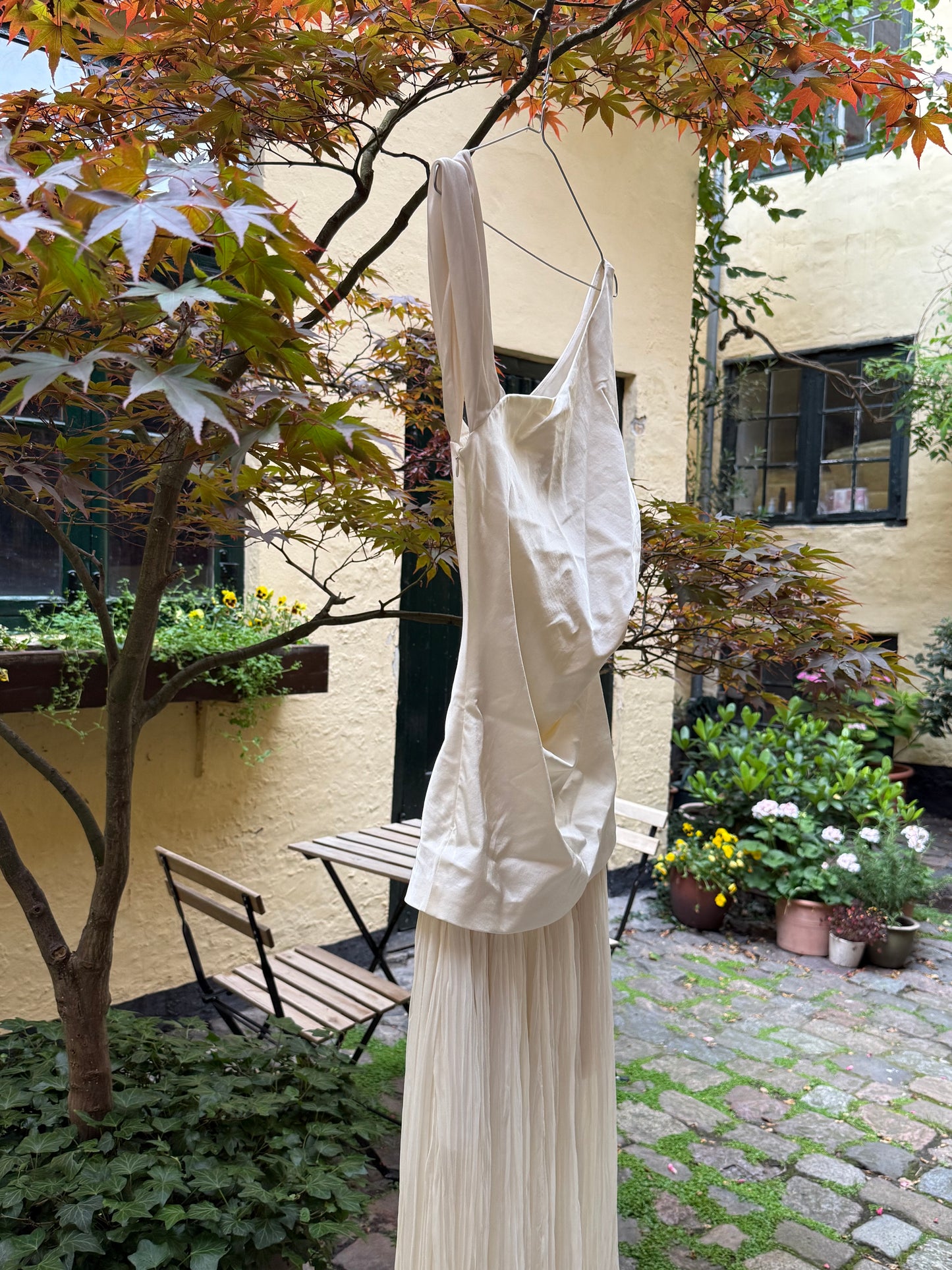 Vera Wang x Fabrique Ivory Pleated Maxi Dress