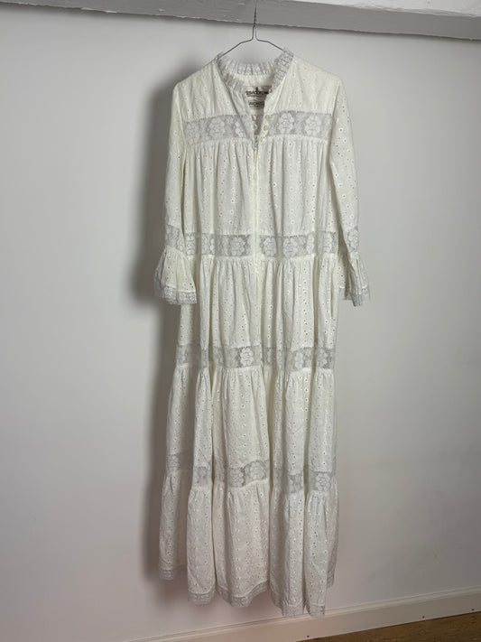 Vintage White Broderie Anglaise Maxi Dress