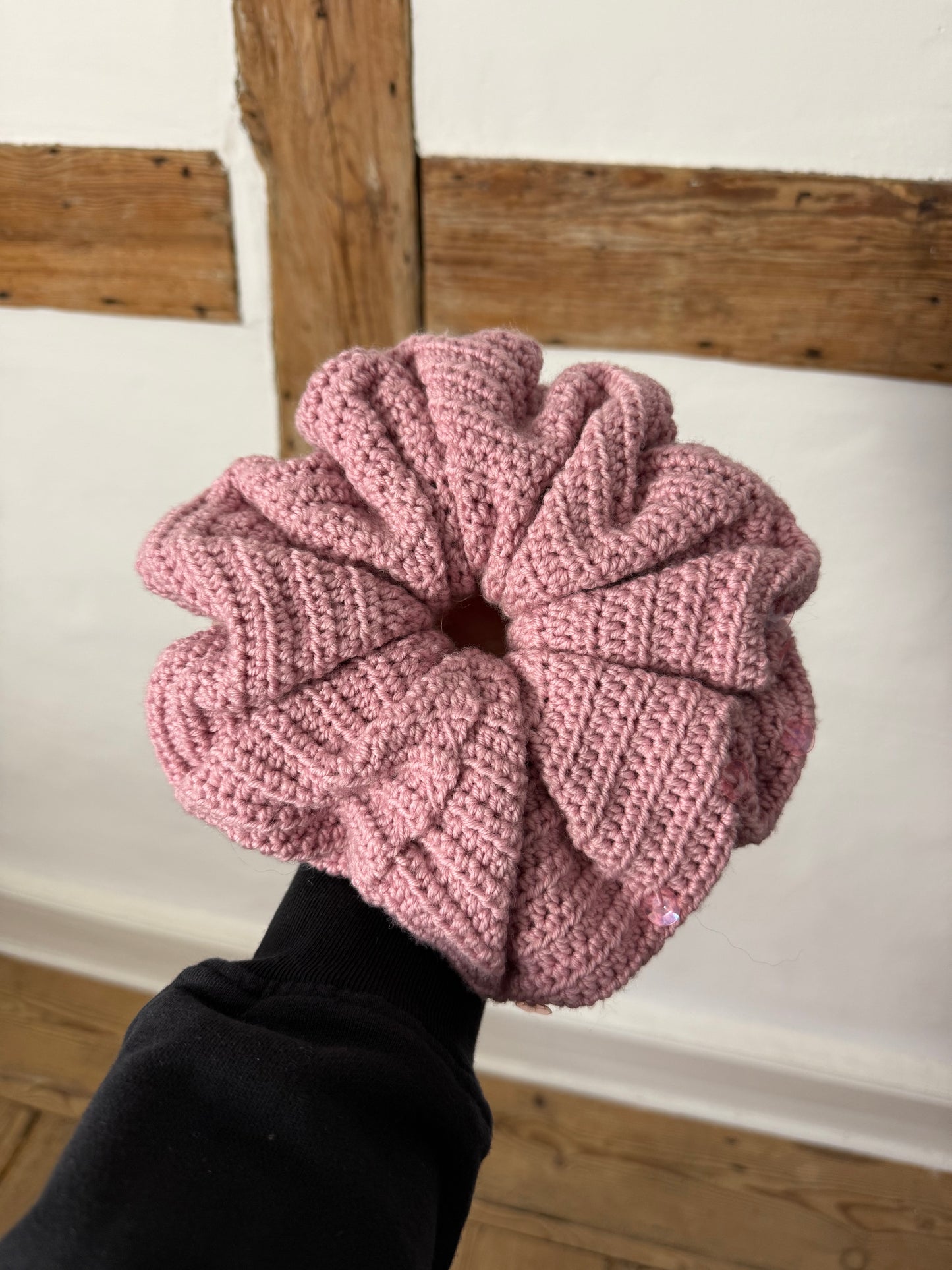 Knitted Hair Piece with Sequins