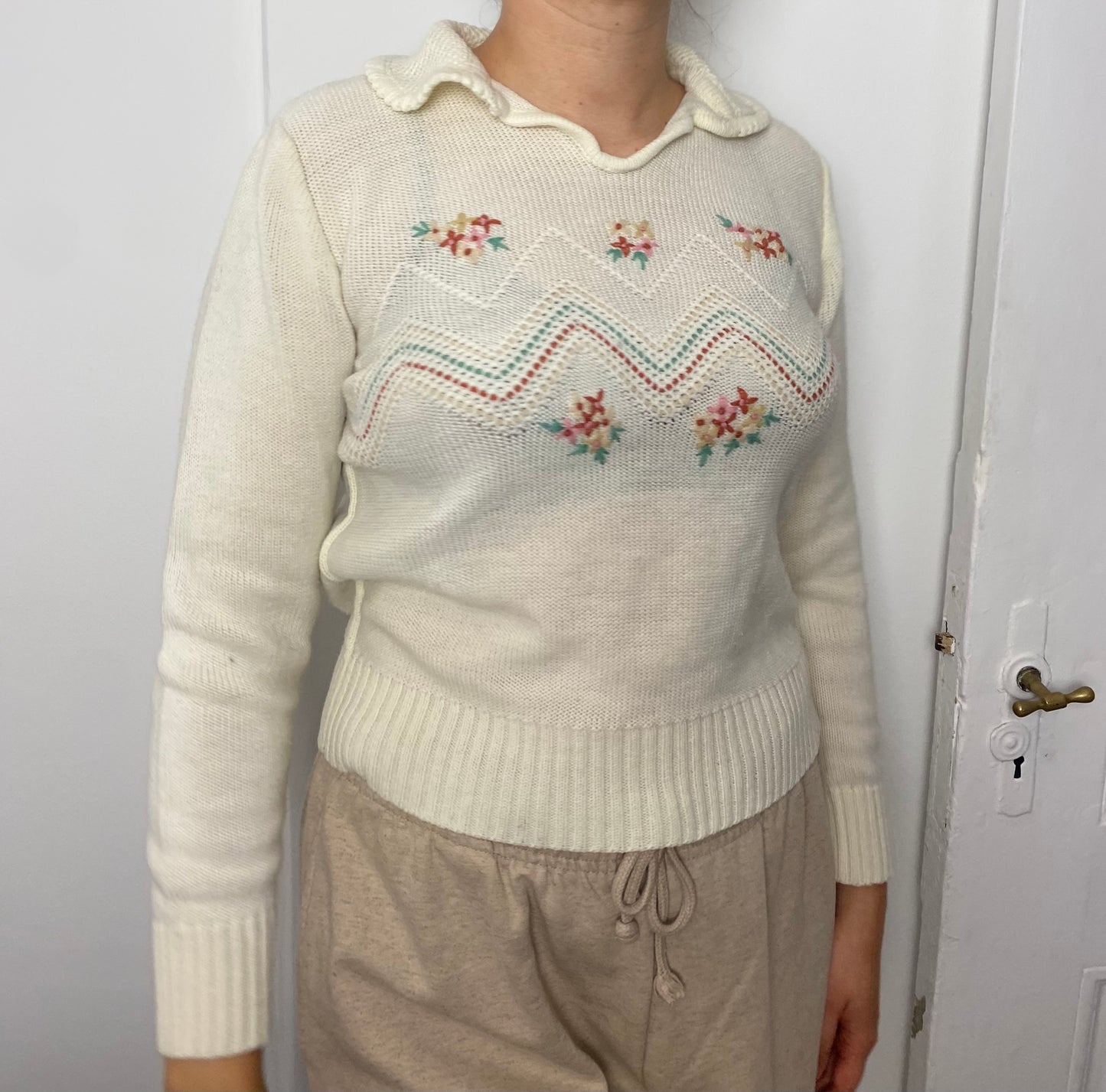 Vintage Sweater With Embroidered Flowers