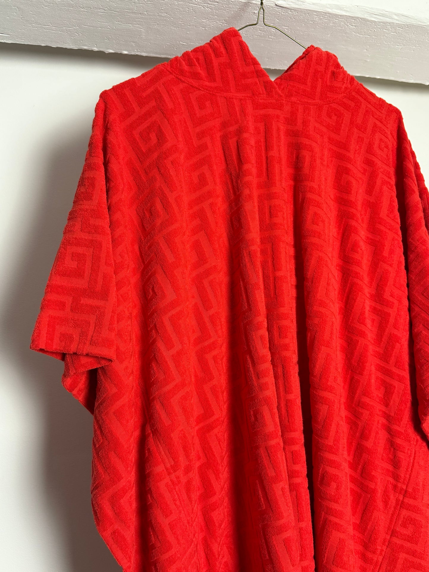 Gianni Bini x DANNIJO Red Textured Hooded Bikini Cover Up with Oversized Fit