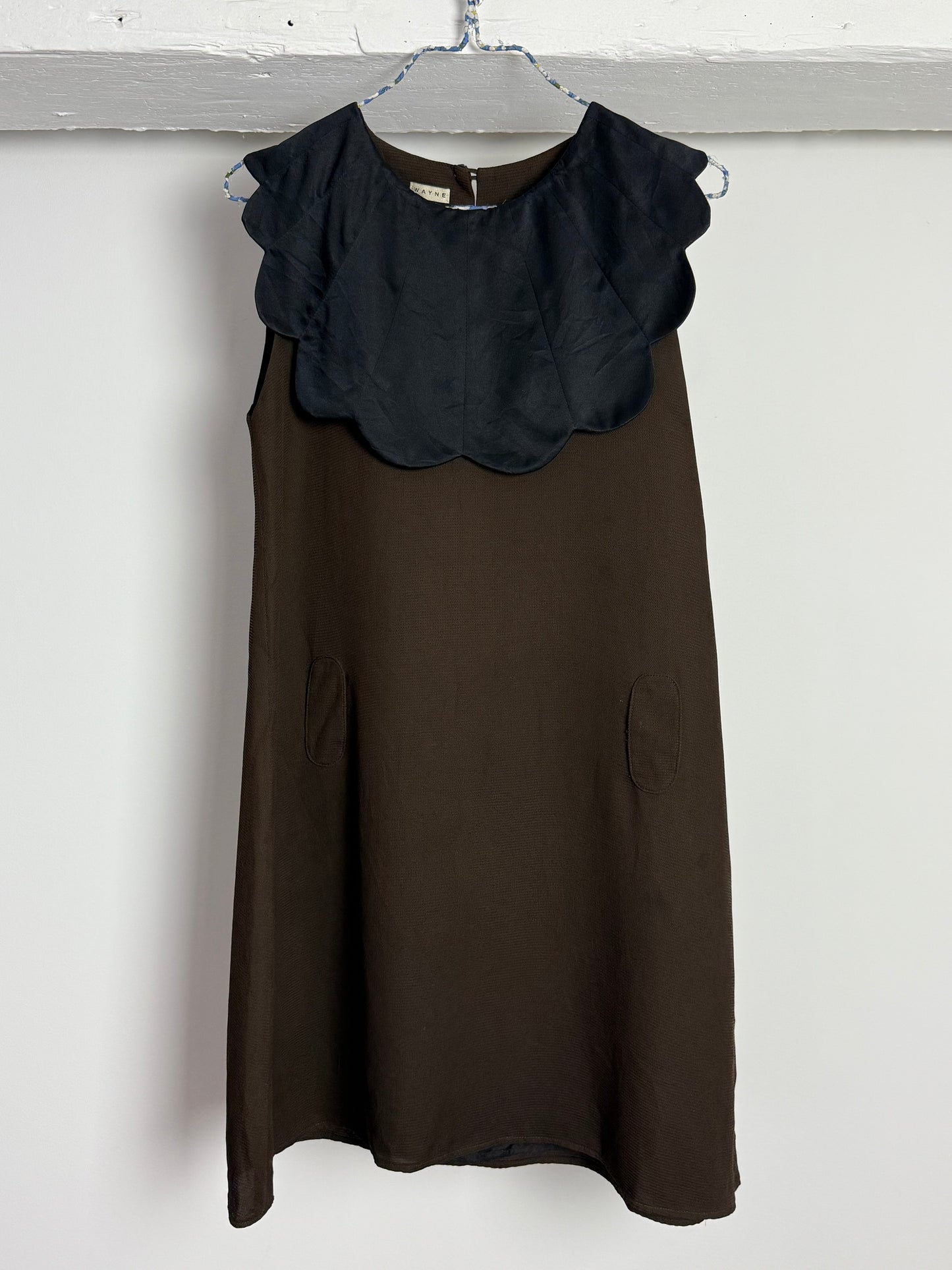 Vintage Wayne Sleeveless Silk Dress with Scalloped Collar and Minimalist Silhouette