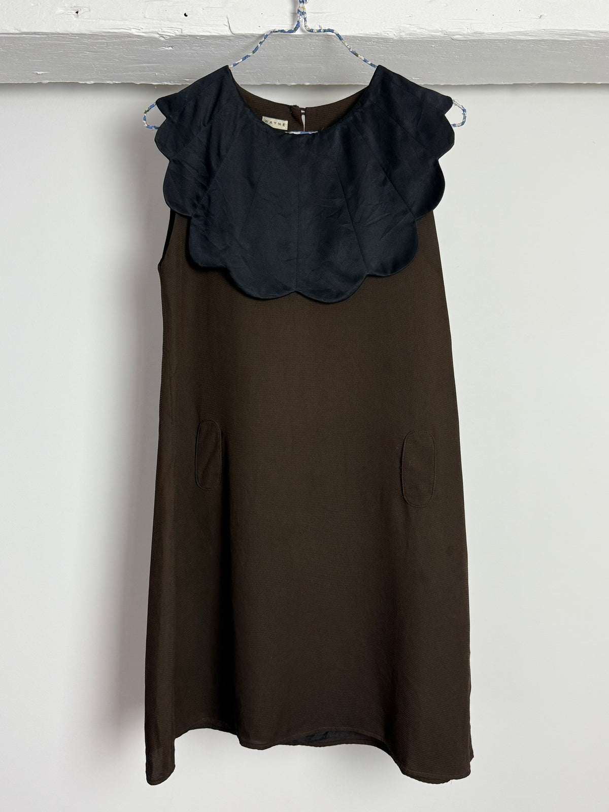 Vintage Wayne Sleeveless Silk Dress with Scalloped Collar and Minimalist Silhouette