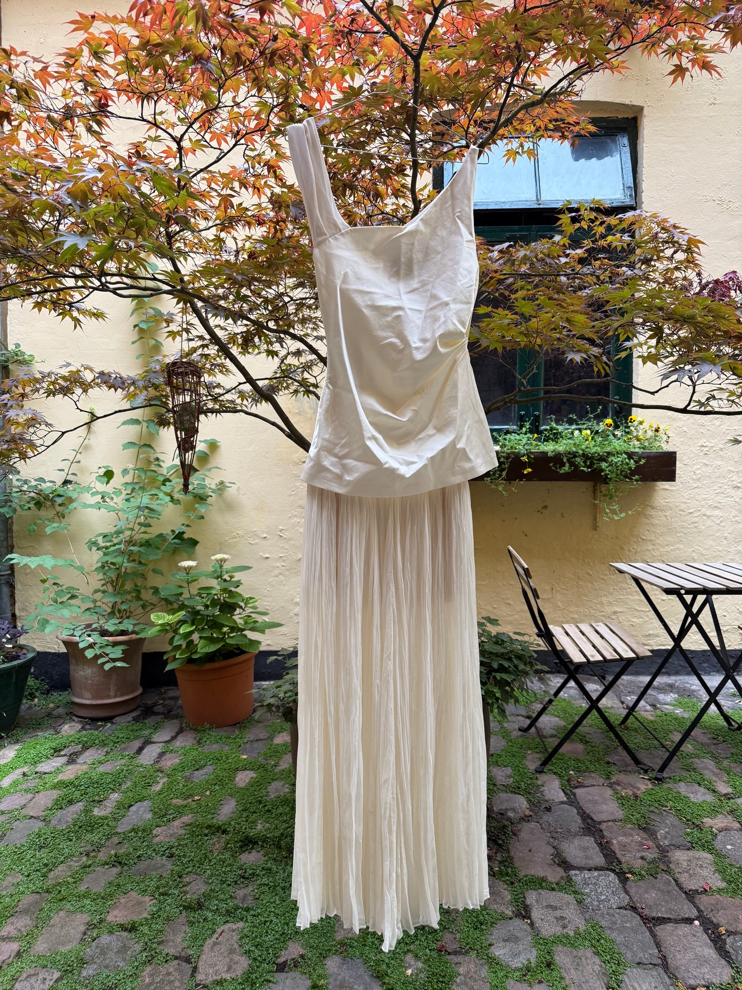 Vera Wang x Fabrique Ivory Pleated Maxi Dress