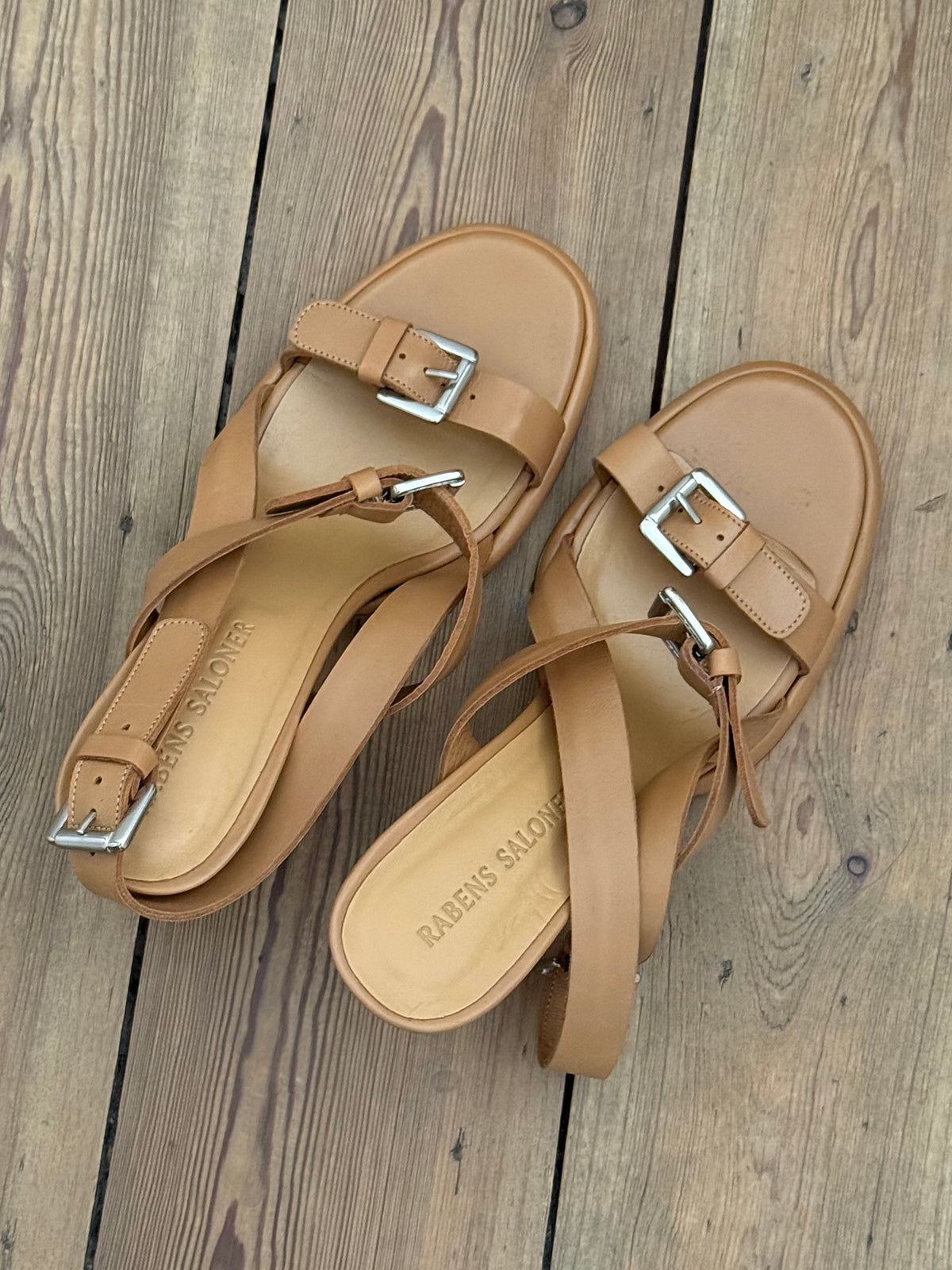 Rabens Saloner Cognac Leather Buckle Heeled Sandals