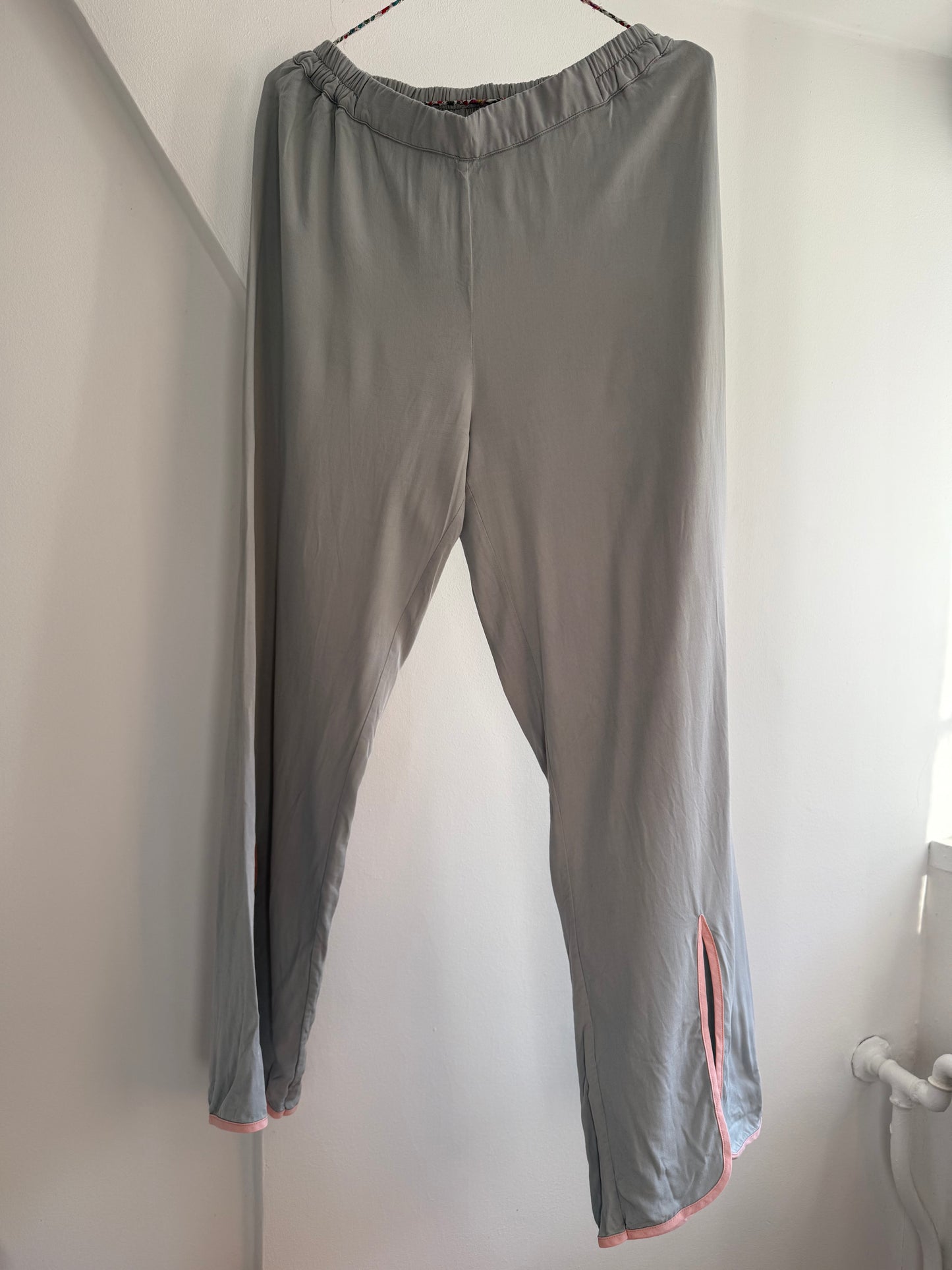 Sleeper Frog Closure Slit Lounge Set