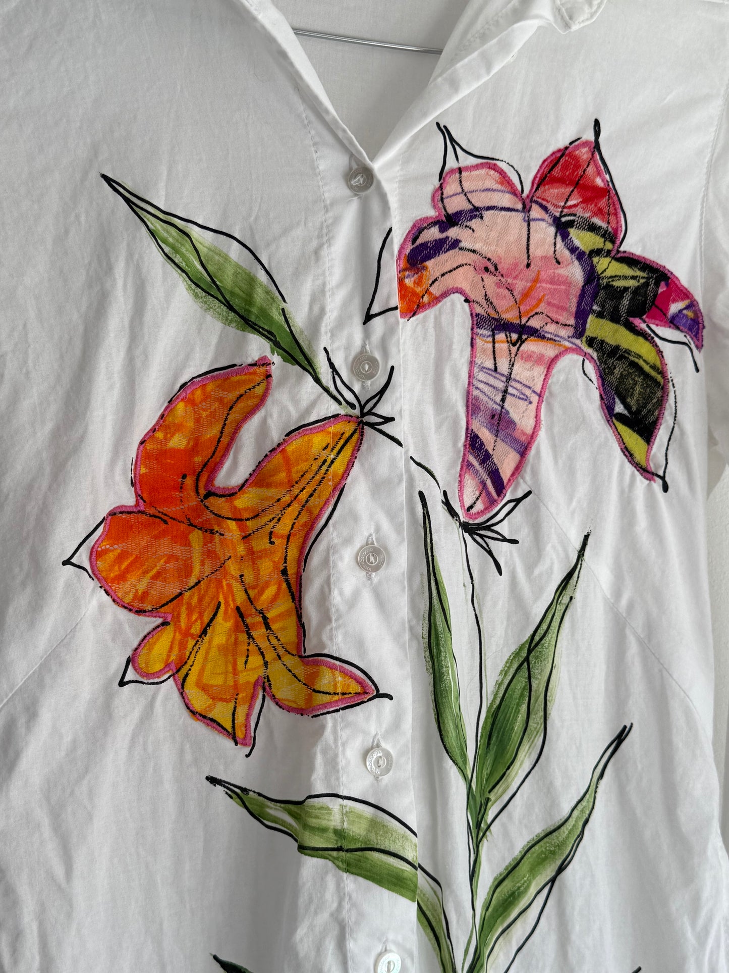 Vintage Roccobarocco White Floral Appliqué Shirt With Painted Lily Motif