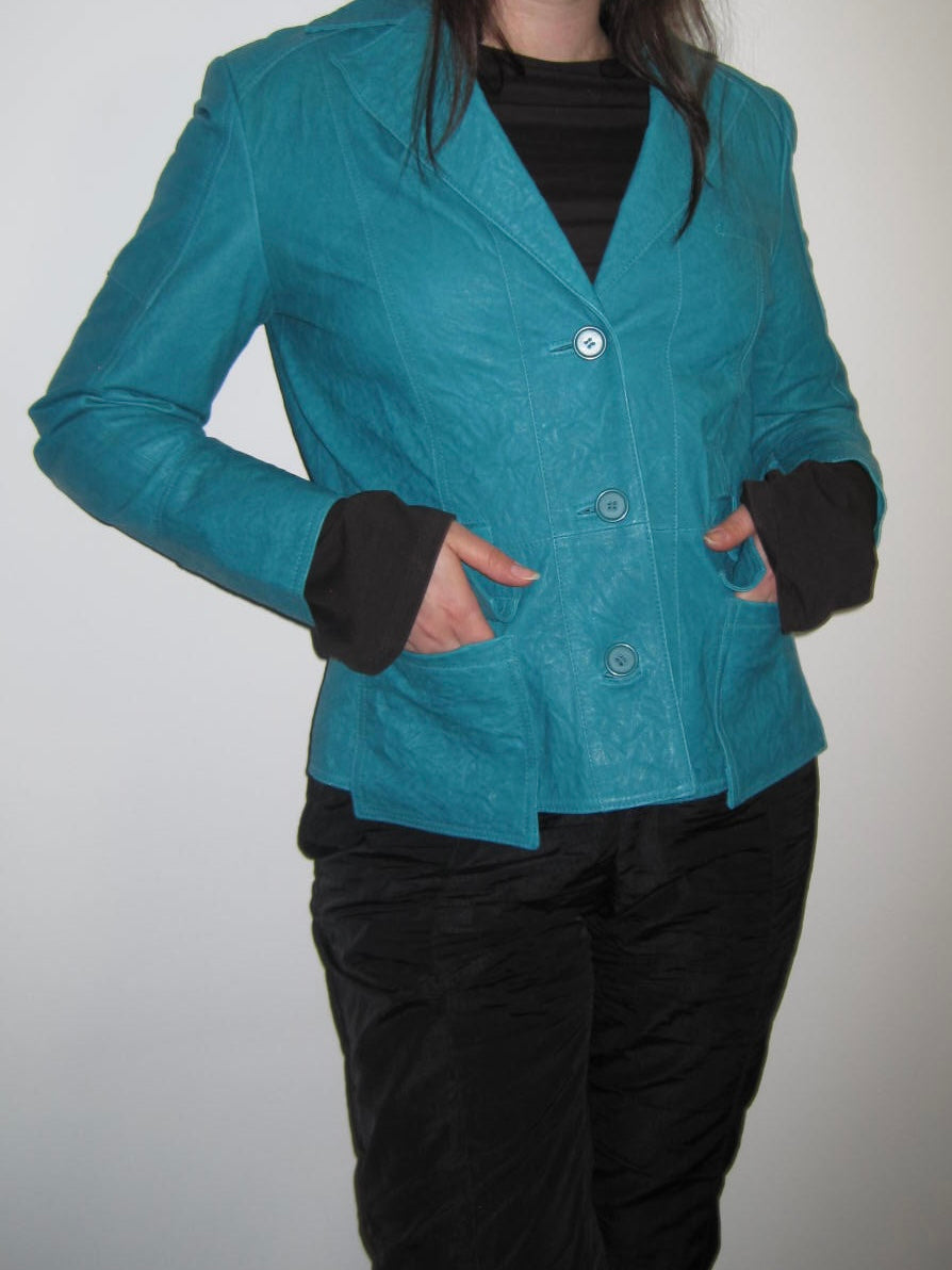 Vintage Turquoise Leather Jacket with Structured Fit and Utility Pockets