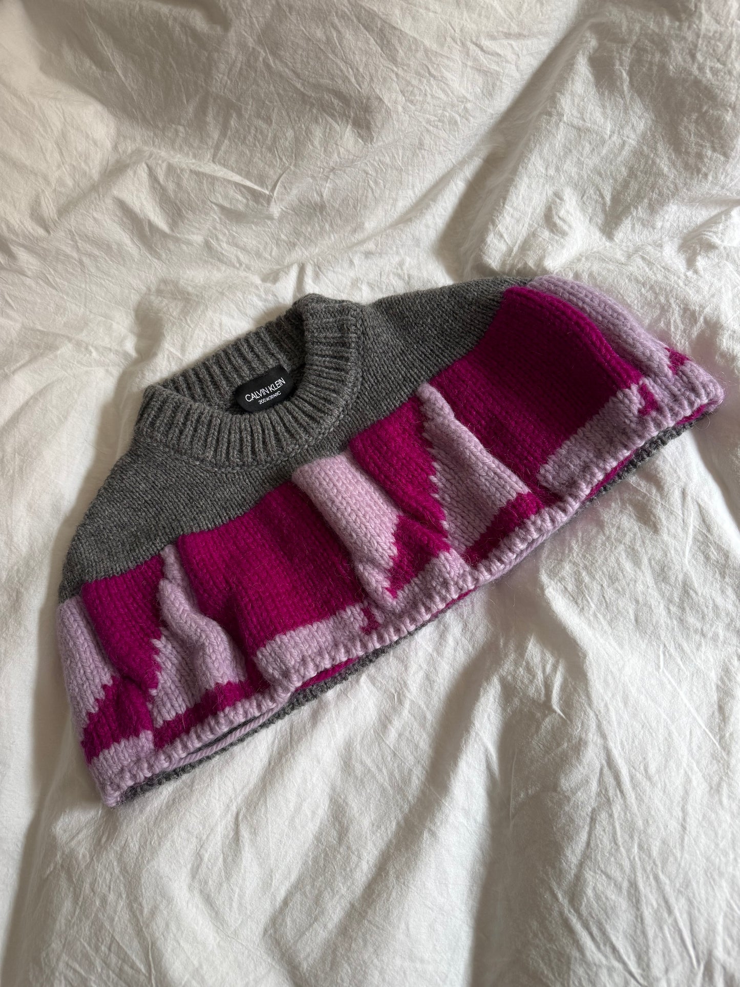 Rare Calvin Klein 205W39NYC Sleeveless Knitted Shrug/Cape