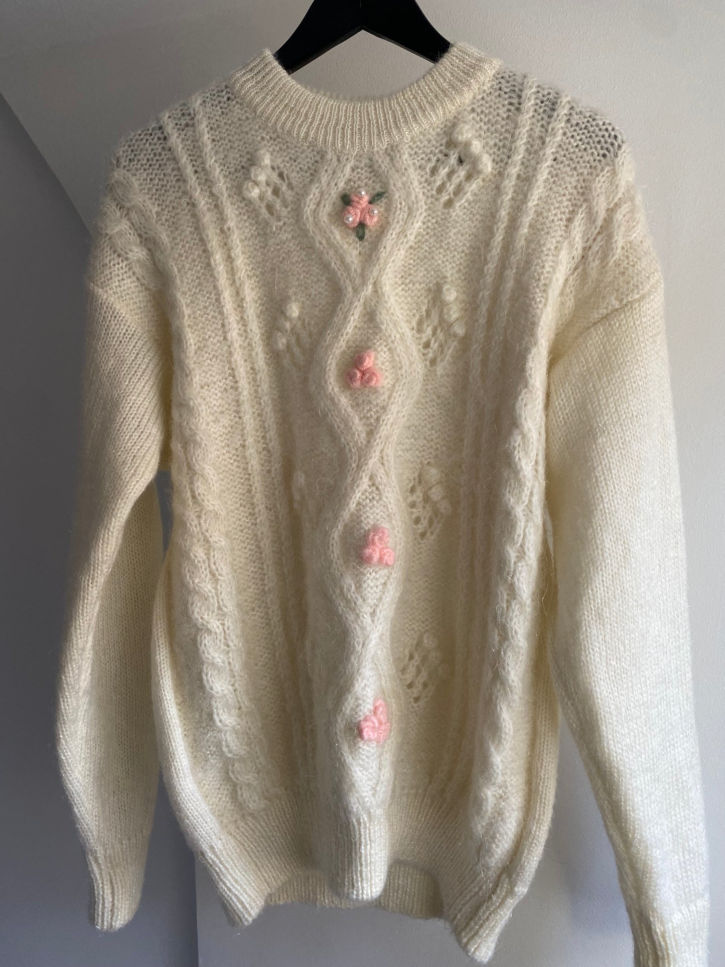 Vintage Sweater With Flower Details