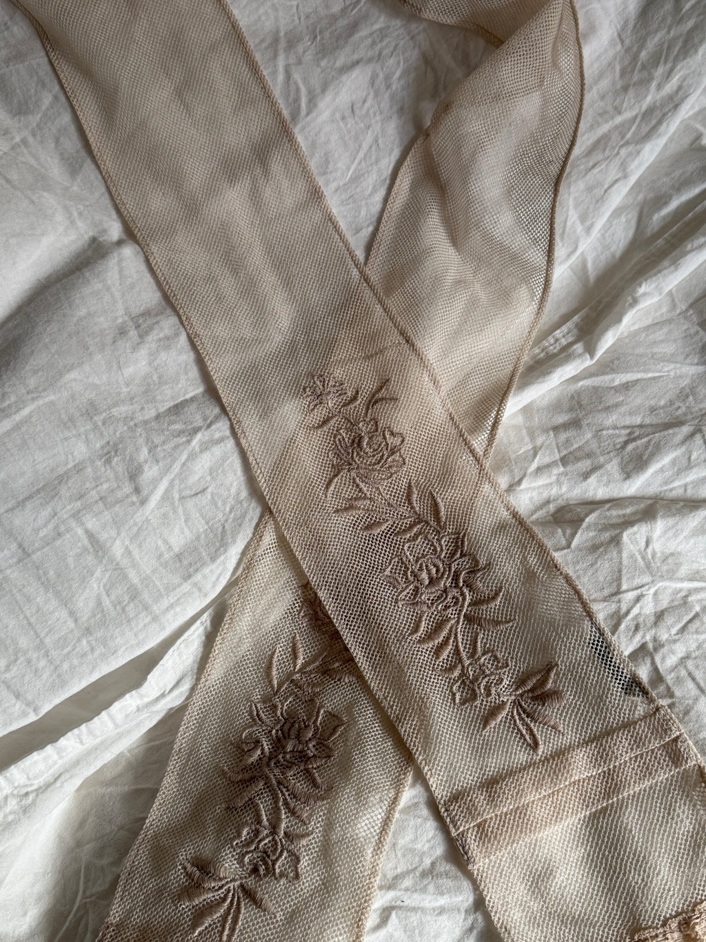 St. Roche Lace Scarf with Flowers