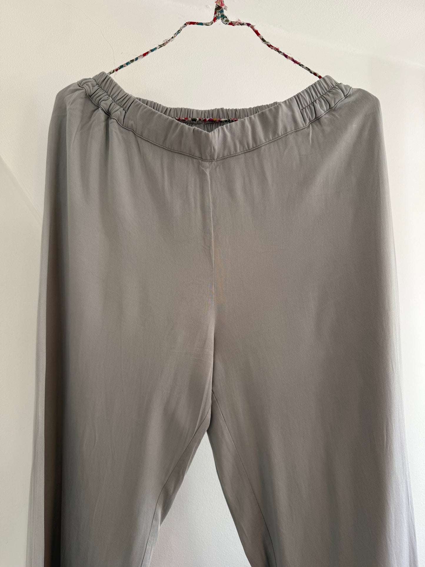 Sleeper Frog Closure Slit Lounge Set