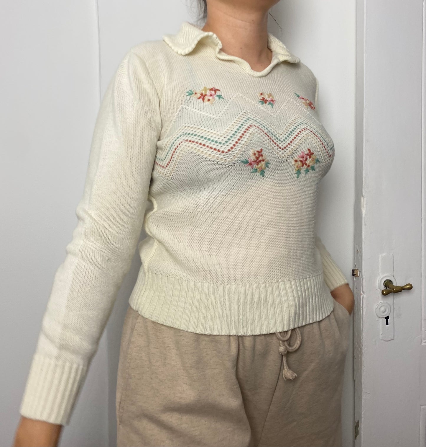 Vintage Sweater With Embroidered Flowers