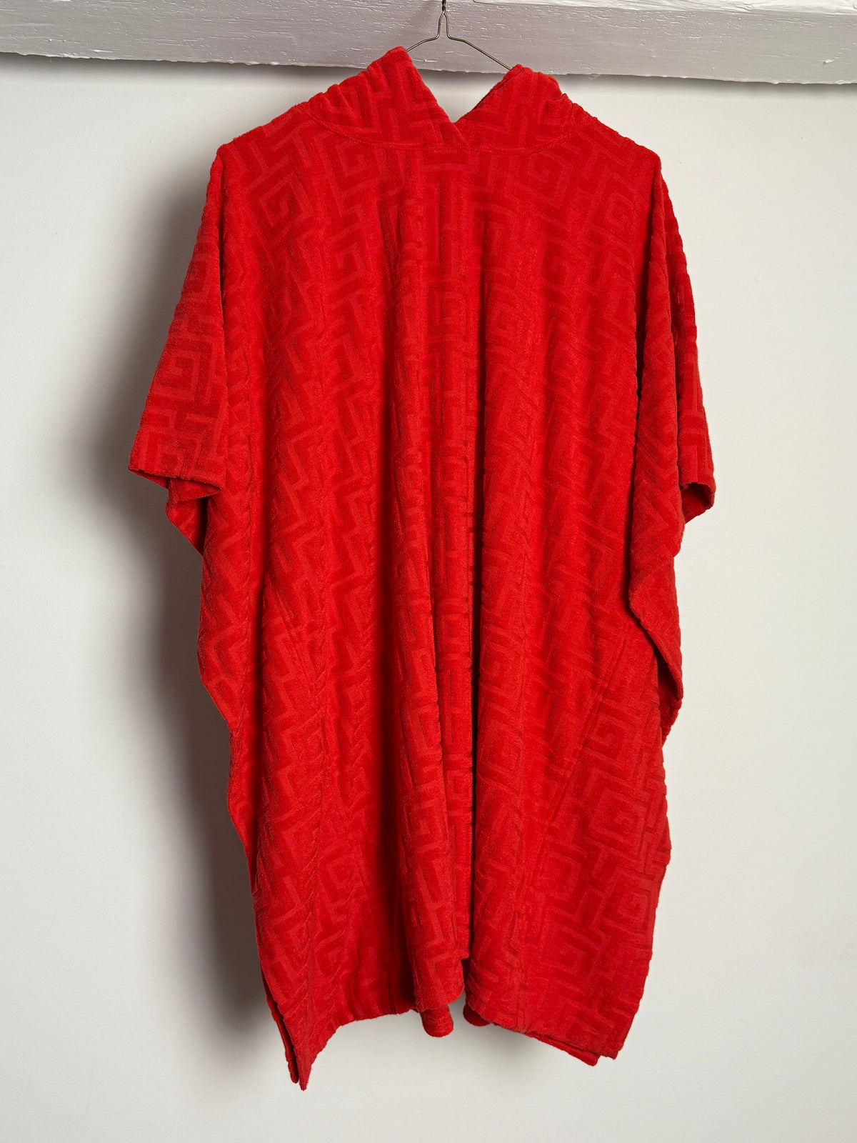 Gianni Bini x DANNIJO Red Textured Hooded Bikini Cover Up with Oversized Fit
