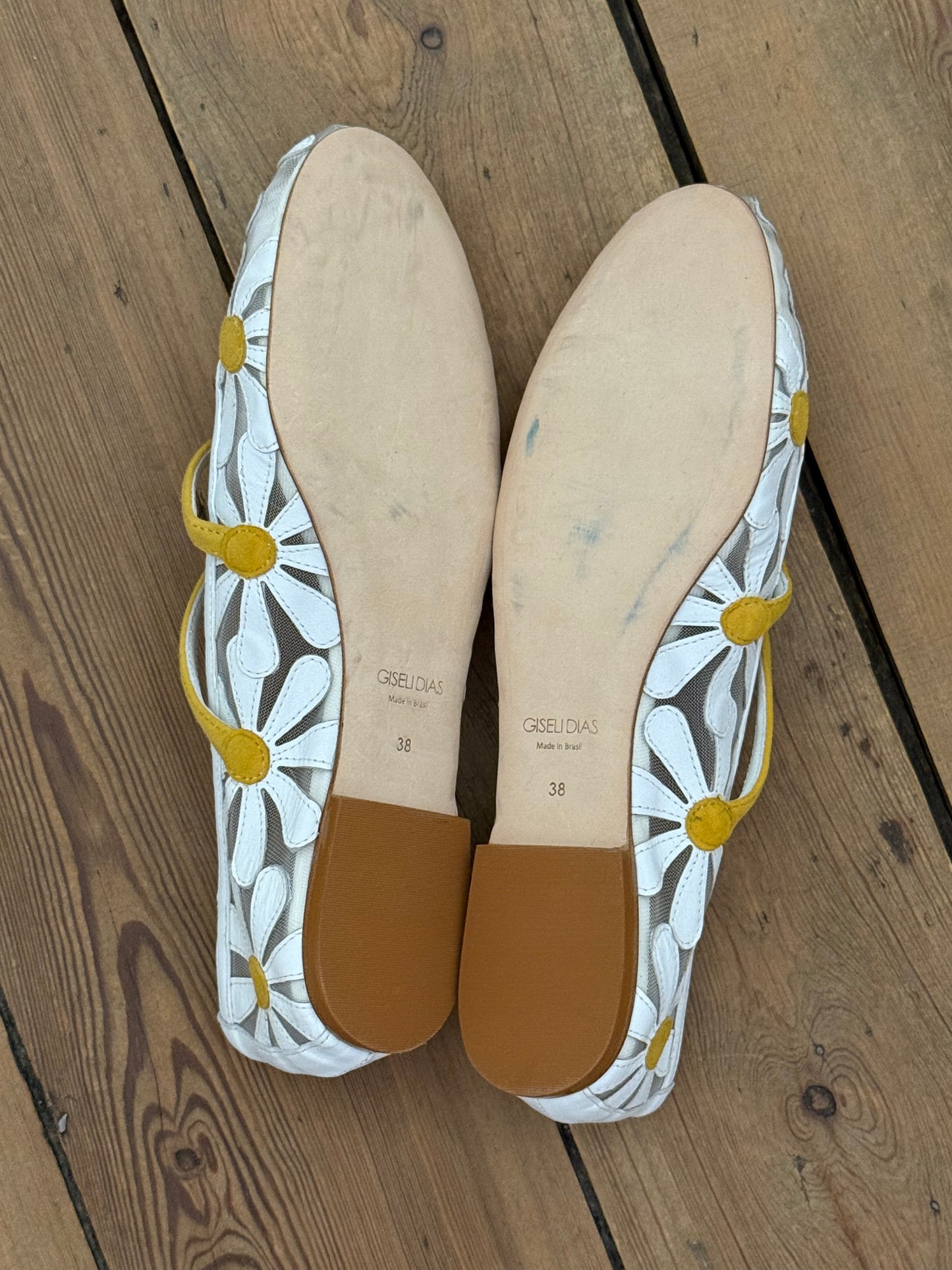 Gisel Dias Leather Daisy Ballet Flats