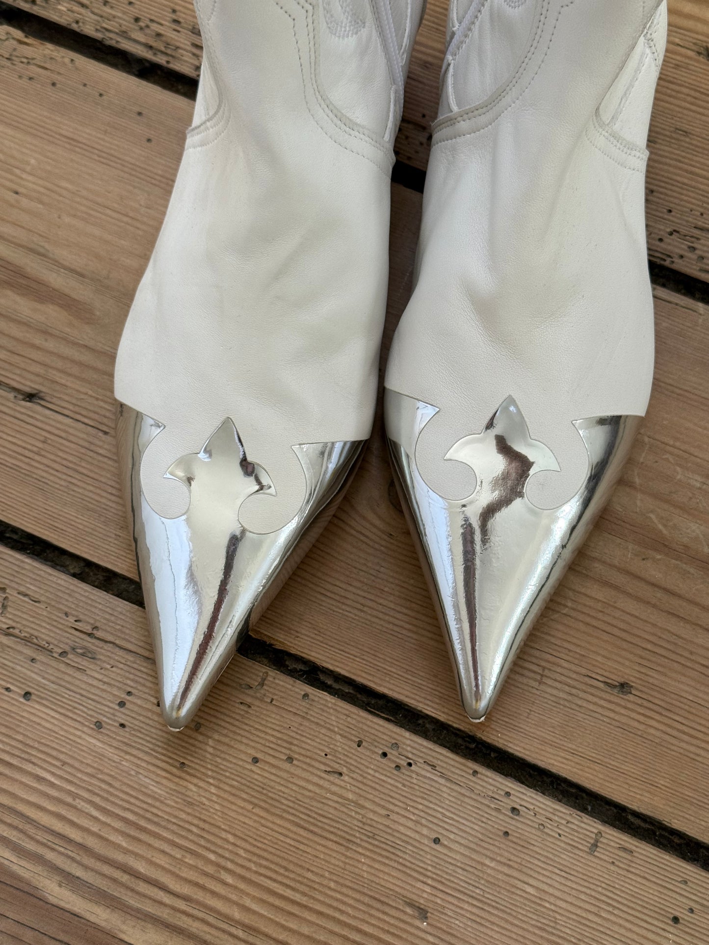 AGL Kristen Mcmenamy White Leather Cowboy Boots