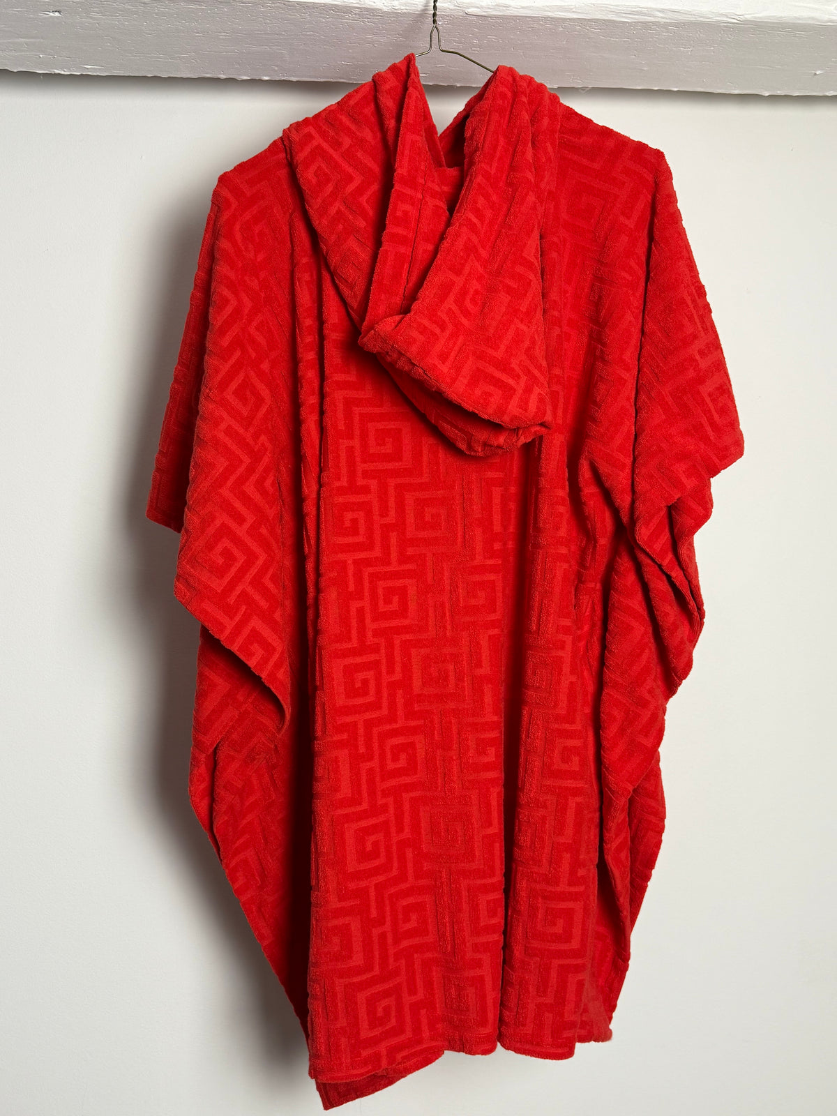 Gianni Bini x DANNIJO Red Textured Hooded Bikini Cover Up with Oversized Fit