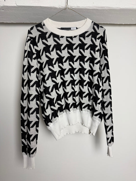 Vintage Sportmax Code Black and White Patterned Knit With Cropped Silhouette and Graphic Print