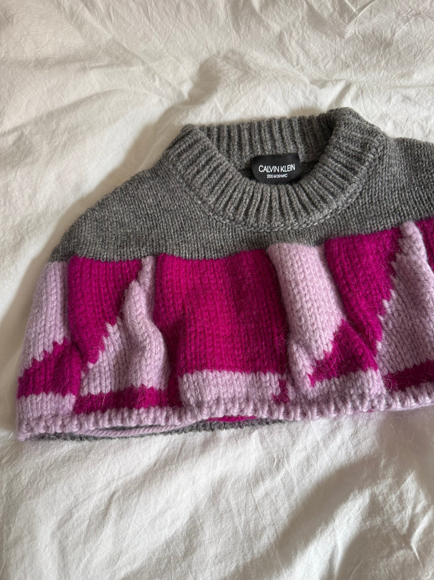 Rare Calvin Klein 205W39NYC Sleeveless Knitted Shrug/Cape