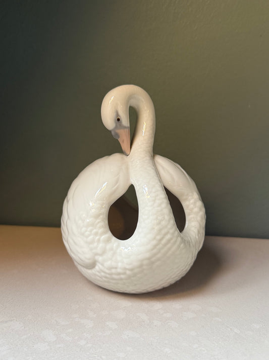 Vintage Lladró Swan Vase/Decorative Porcelain Sculpture