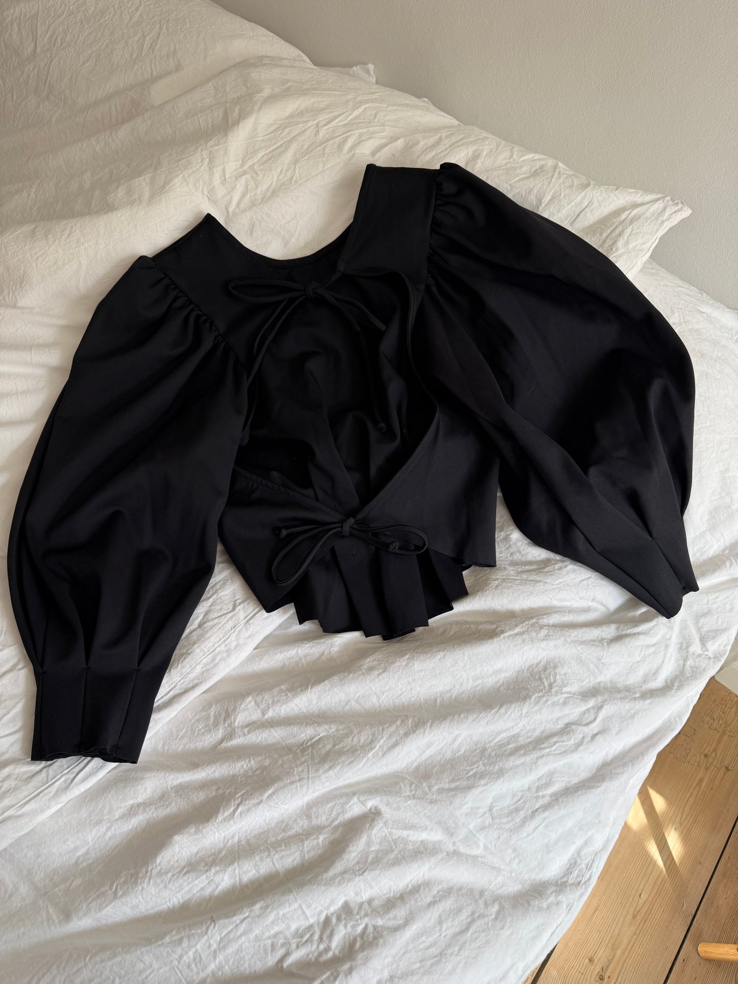 Maygel Coronel Black Top with Open Back